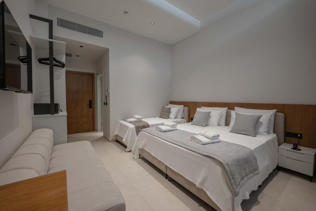 Deluxe Double Room Image 1