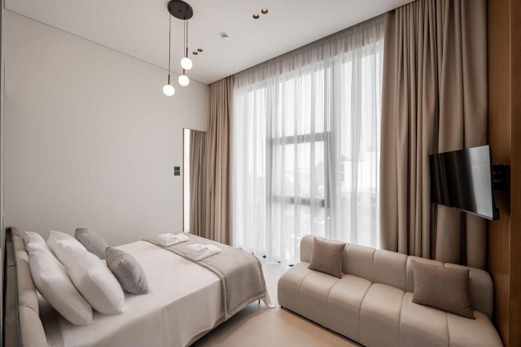 Deluxe Double Room Image 3